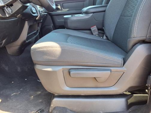 2025 RAM 2500 Tradesman Crew Cab 4x4 6'4' Box