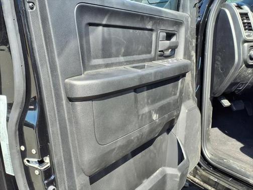 2025 RAM 2500 Tradesman Crew Cab 4x4 6'4' Box
