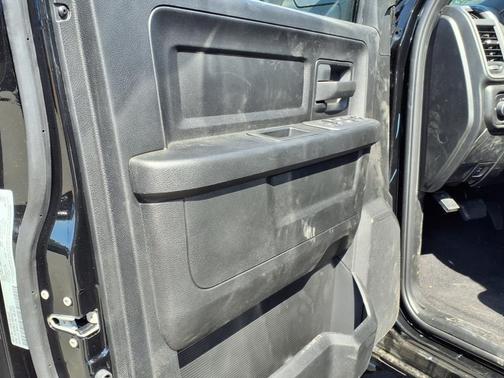 2025 RAM 2500 Tradesman Crew Cab 4x4 6'4' Box