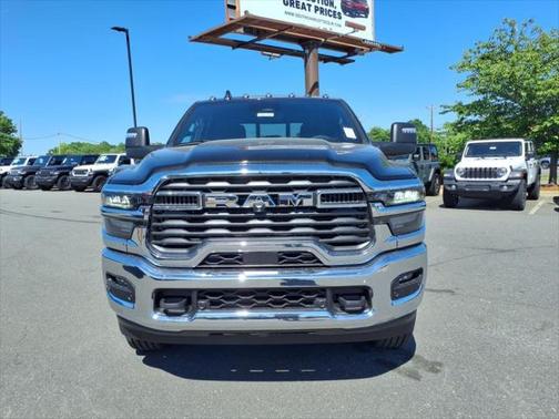 2025 RAM 2500 Tradesman Crew Cab 4x4 6'4' Box