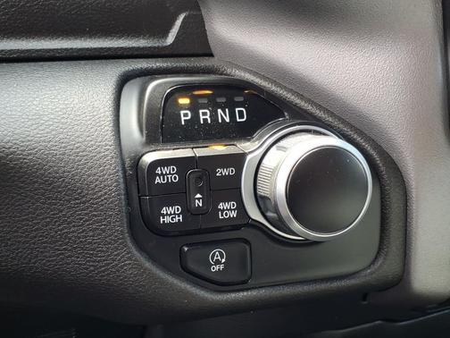 Hydro Blue Pearlcoat 2022 RAM 1500 Big Horn/Lone Star
