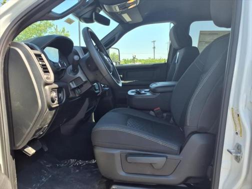 2025 RAM 2500 Tradesman Crew Cab 4x4 6'4' Box