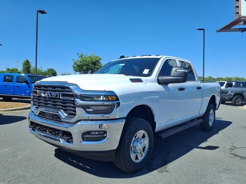 2025 RAM 2500 Tradesman Crew Cab 4x4 6'4' Box