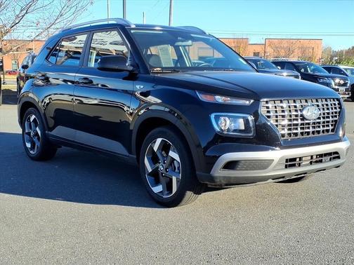 2024 Hyundai VENUE SEL