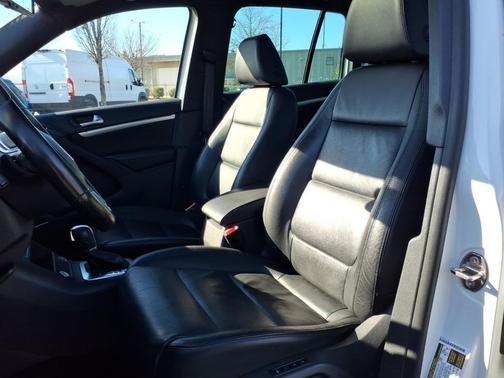 2015 Volkswagen Tiguan Auto R-Line