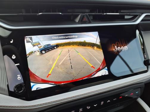 Red Hot Pearlcoat 2026 Jeep Cherokee Limited