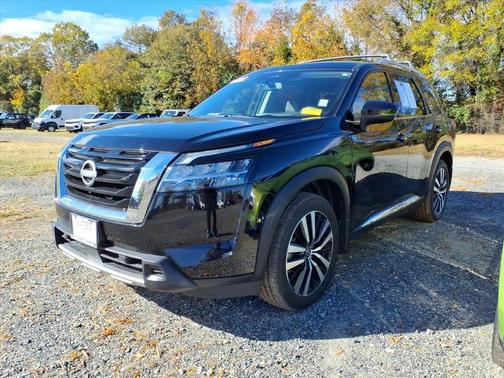 2024 Nissan Pathfinder Platinum FWD
