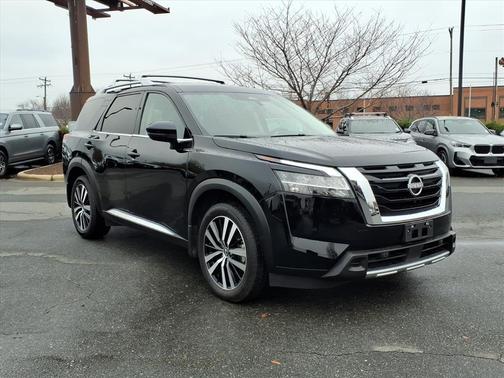 2024 Nissan Pathfinder Platinum FWD