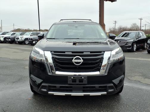 2024 Nissan Pathfinder Platinum FWD