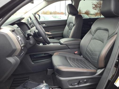 2024 Nissan Pathfinder Platinum FWD