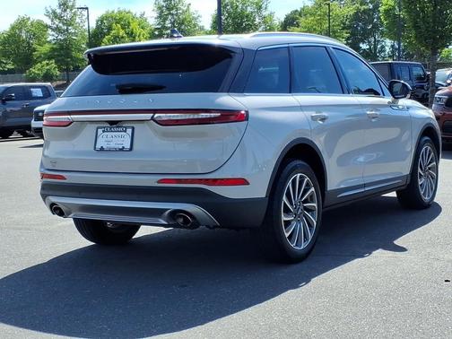 Ceramic Pearl Metallic Tinted Clearcoat 2023 Lincoln Corsair Reserve