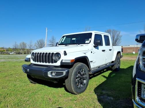 Bright White Clearcoat 2026 Jeep Gladiator Sahara 4x4