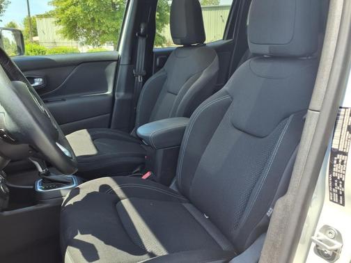 2023 Jeep Renegade Altitude
