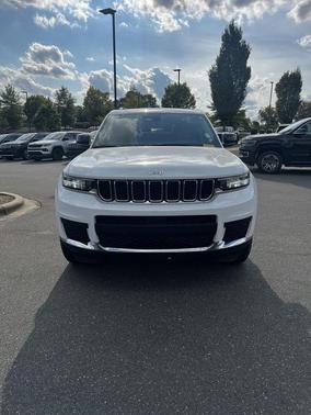 2023 Jeep Grand Cherokee L Laredo