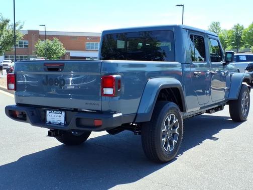 Anvil Clearcoat 2026 Jeep Gladiator Sahara 4x4
