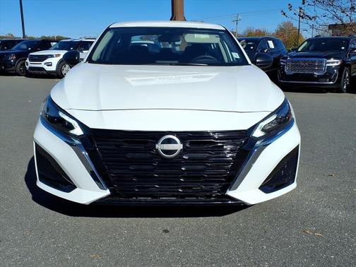 2025 Nissan Altima SV FWD