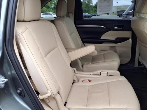 2019 Toyota Highlander Limited Platinum