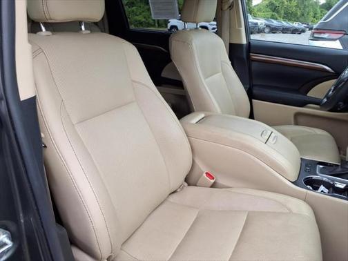 2019 Toyota Highlander Limited Platinum