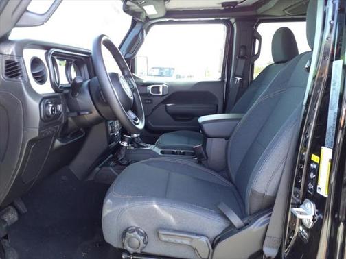 2025 Jeep Gladiator Nighthawk