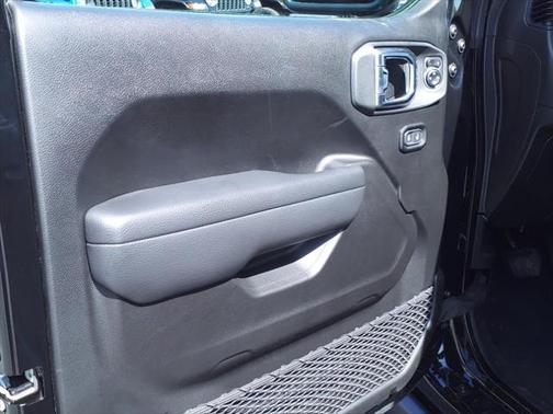 2025 Jeep Gladiator Nighthawk