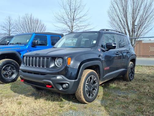 2023 Jeep Renegade Trailhawk