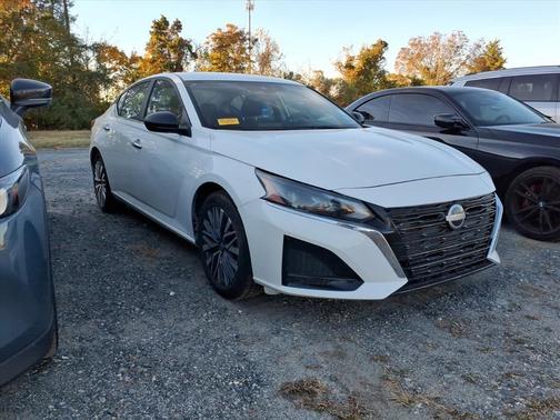 2025 Nissan Altima SV FWD