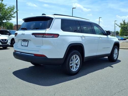 Bright White Clearcoat 2026 Jeep Grand Cherokee L Laredo