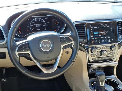 2022 Jeep Grand Cherokee Laredo