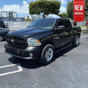 Brilliant Black Crystal Pearlcoat 2017 RAM 1500 Express