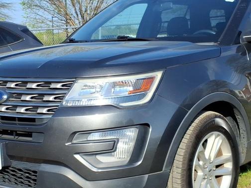 Magnetic 2017 Ford Explorer XLT