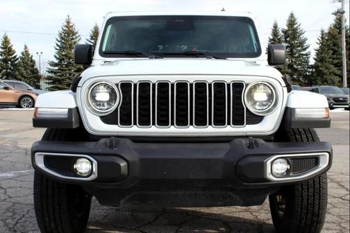 2025 Jeep Wrangler 4-Door Sahara 4x4