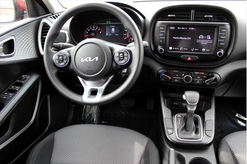 2022 Kia Soul LX CVT