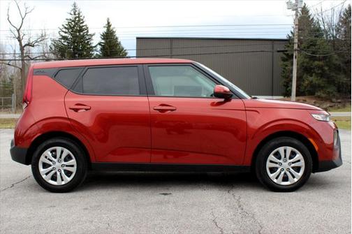 2022 Kia Soul LX CVT
