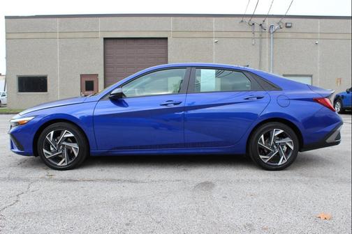 2025 Hyundai ELANTRA HEV SEL Sport