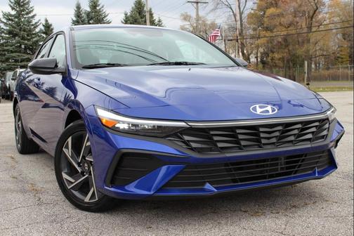 2025 Hyundai ELANTRA HEV SEL Sport