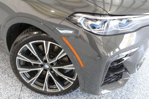 2021 BMW X7 M50i