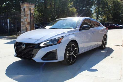 2024 Nissan Altima SR FWD