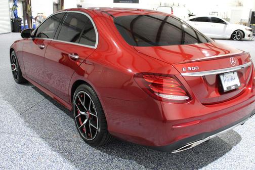 2017 Mercedes-Benz E-Class 4MATIC