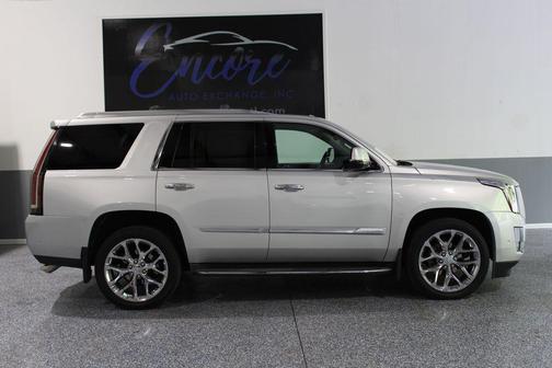 Radiant Silver Metallic 2017 Cadillac Escalade Premium Luxury