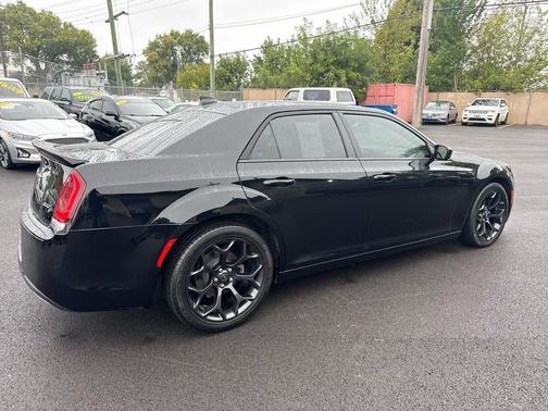 2019 Chrysler 300 S
