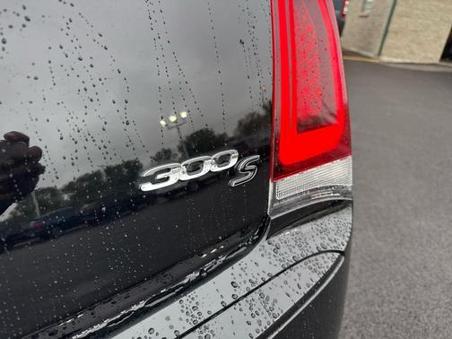 2019 Chrysler 300 S