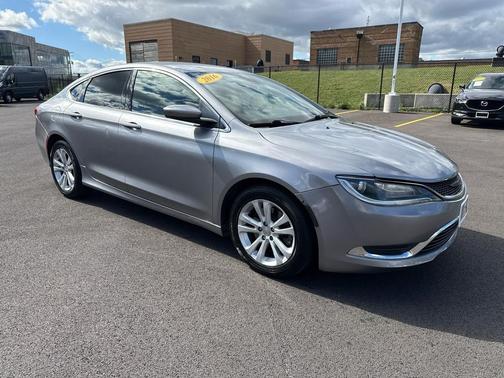 2016 Chrysler 200 Limited