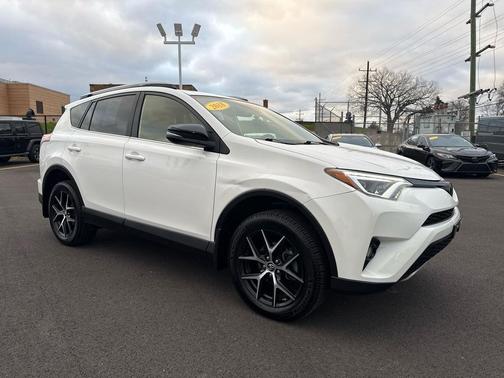 2018 Toyota RAV4 SE