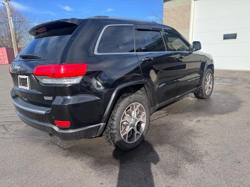2018 Jeep Grand Cherokee Sterling Edition