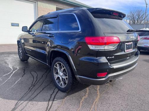 2018 Jeep Grand Cherokee Sterling Edition