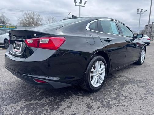 Mosaic Black Metallic 2017 Chevrolet Malibu 1LT