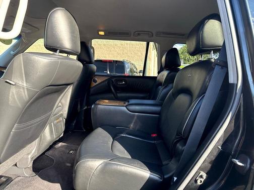 2013 INFINITI QX56 Base