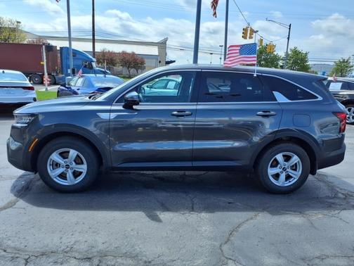 2022 Kia Sorento LX
