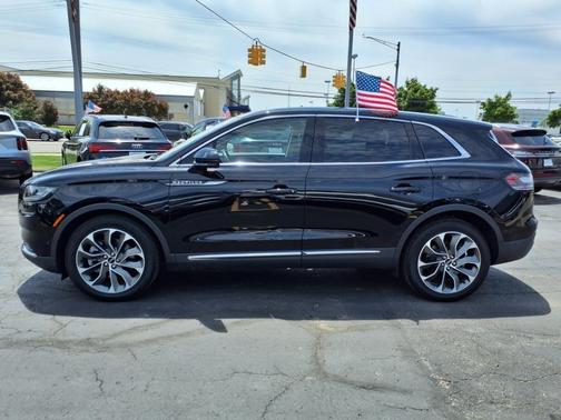 2023 Lincoln Nautilus Reserve