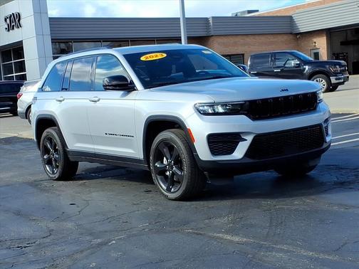 2023 Jeep Grand Cherokee Altitude